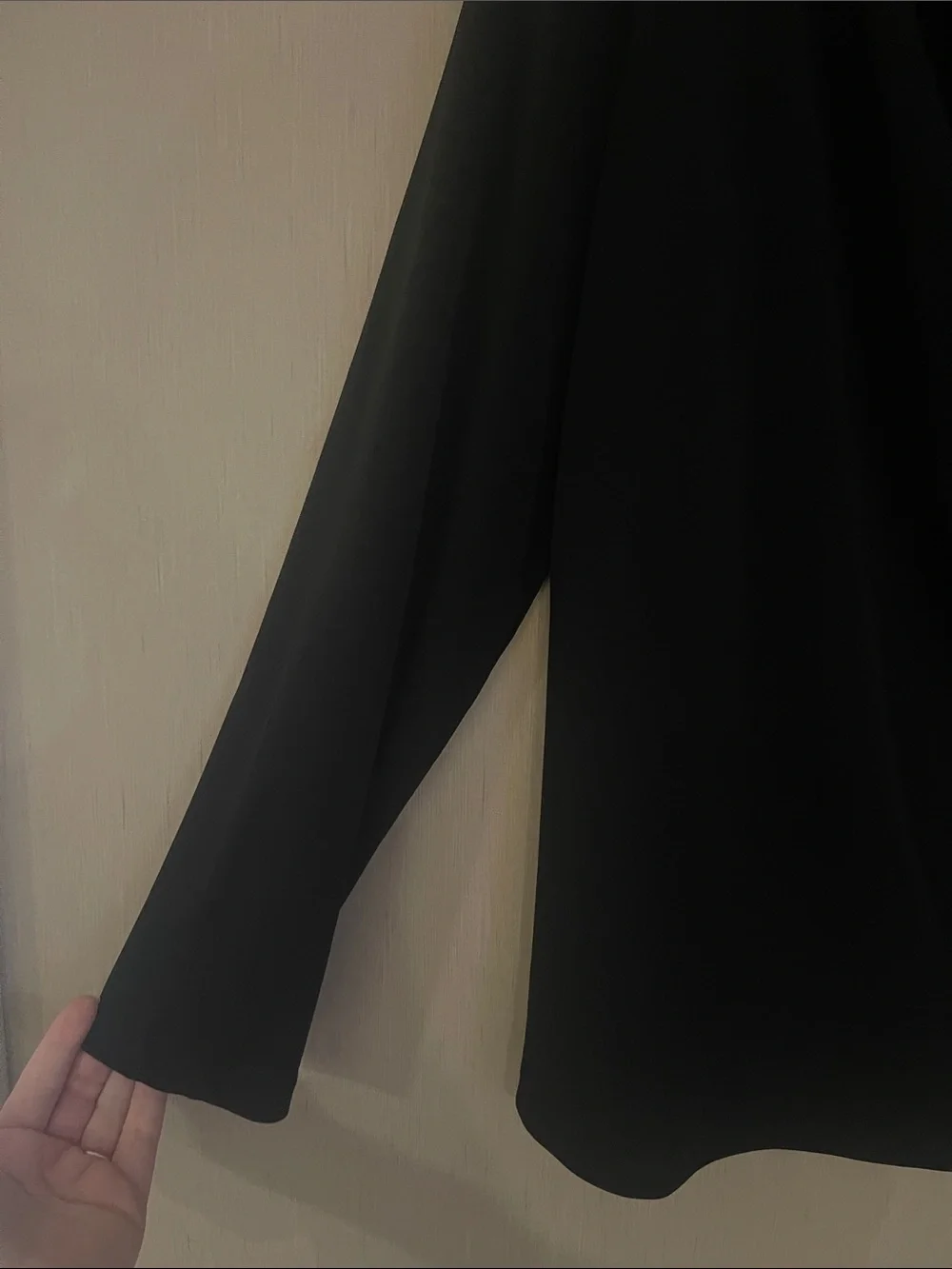 Chicos sz 2 large Women's Black Drape Neck Top with Gold Zipper Accents